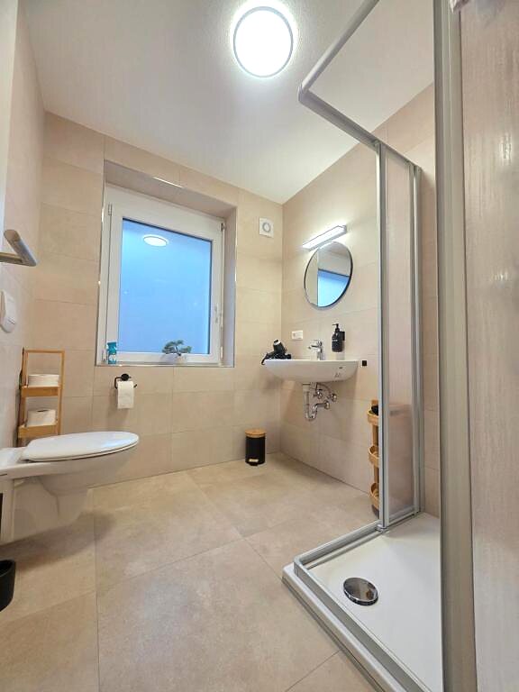 Neues Dachgeschoss-Bad in Kippenheim mit bodengleicher Dusche